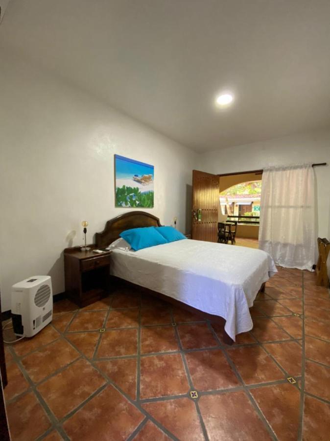 Hotel Playa Westfalia Puerto Limon Bagian luar foto